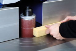 HOLZMANN - SBR203 Nettoyant Pour Bande Abrasive -Scheppach Soldes Magasin HOLZMANN Nettoyant pour bande abrasive SBR203 SBR203 2