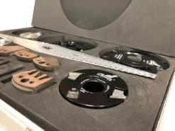 LE RAVAGEUR - Coffret Toupilleur L'Incontournable Alésage 30 - Hauteur 50 - Portes-Outils - Fraise à Rainer Ext. - Fers -Scheppach Soldes Magasin LE RAVAGEUR Coffret Toupilleur L Incontournable Alesage 5