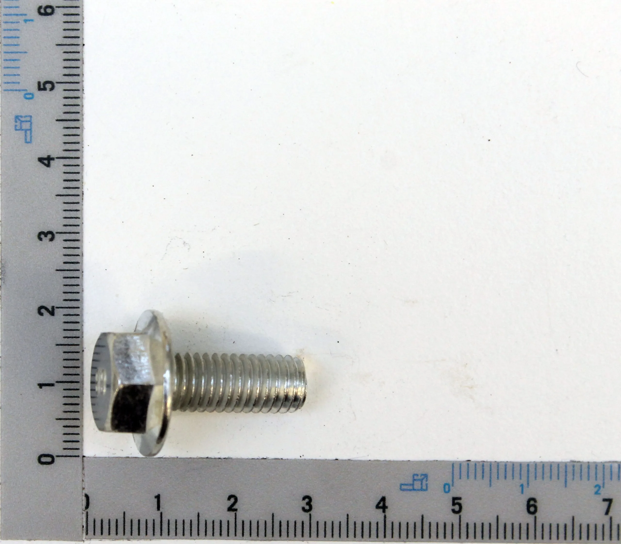 SCHEPPACH - Vis M8x20 Gauche Pour Scie Onglet Radiale HM216 Et HM254 1 SCHEPPACH - Vis M8x20 Gauche Pour Scie Onglet Radiale HM216 Et HM254